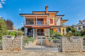 Haus Ana